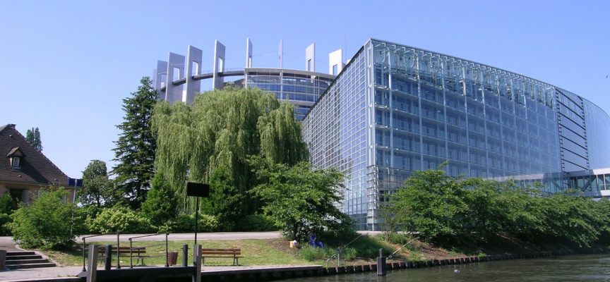 Tirocini retribuiti presso la Commissione Europea