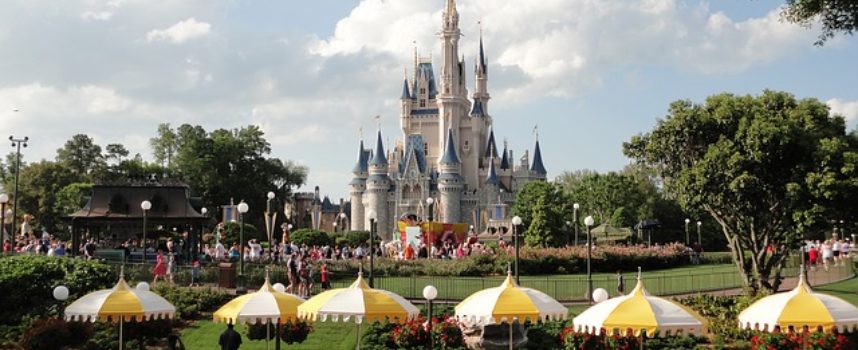Opportunità di lavoro a Disneyland Paris: a Roma e Milano selezioni per i personaggi da parata Disney