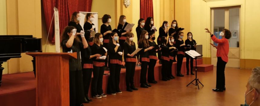 Nasce il Coro Mani Bianche dell’Associazione Voceincanto: La musica che incontra la lingua dei segni