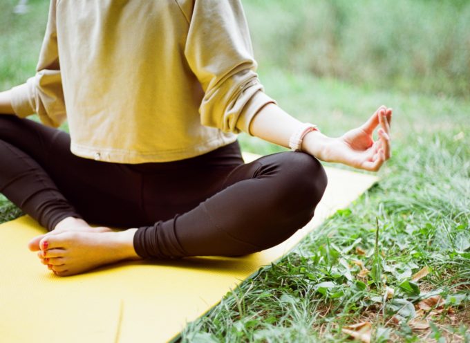 Yoga gratuito al Parco Pertini di Arezzo per rendere omaggio all’antica Scienza