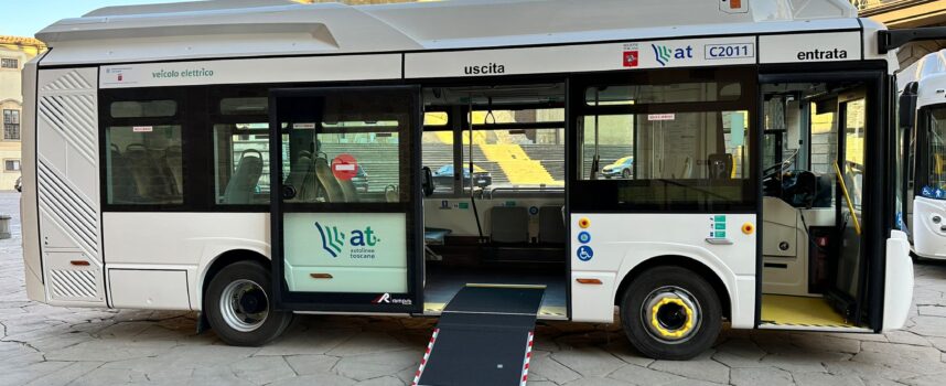 Autolinee Toscane: La flotta di Arezzo si rinnova con due bus elettrici 100% made in Italy