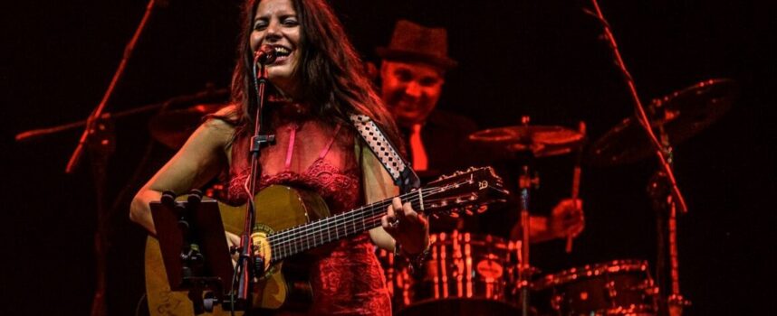 DiVociDiDonne – La cantautrice cubana Leydis Mendez sul palco dell’Aurora